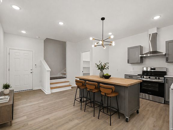 2nd image of 627 S Olive St, #102