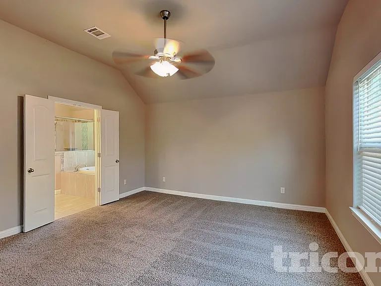 4406 Logan Cir — Photo 6
