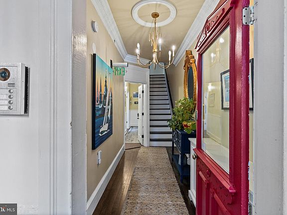 3rd image of 135 Conduit St