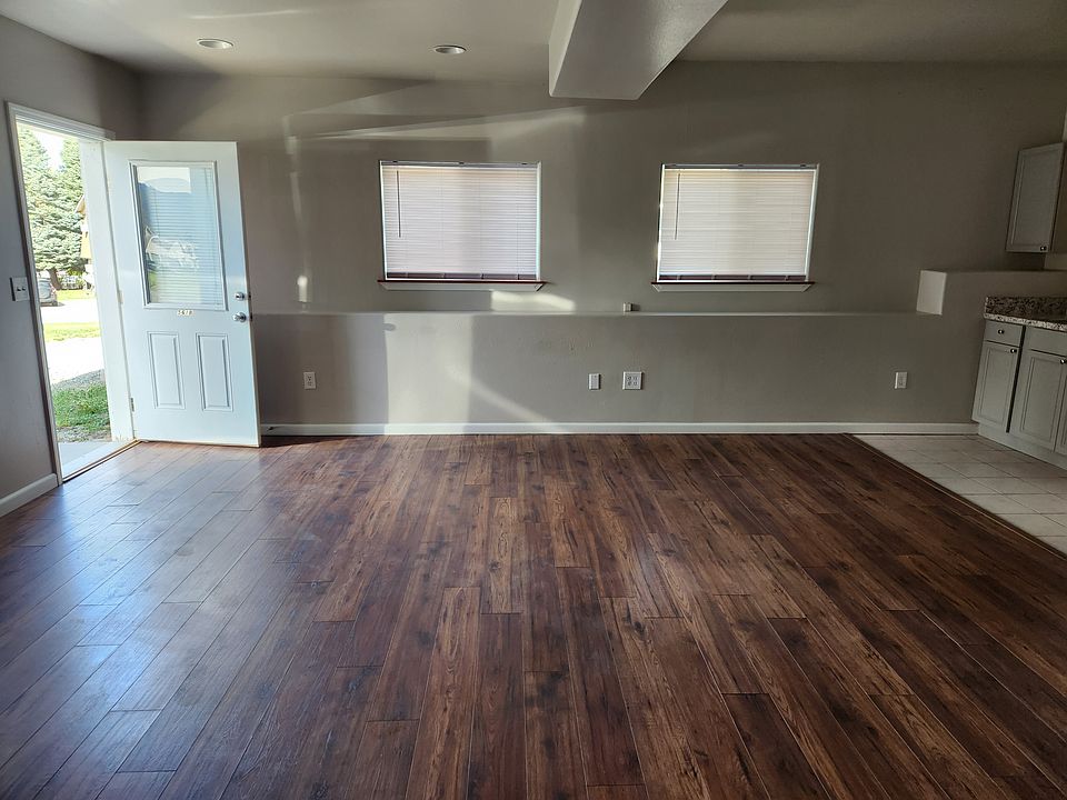 1st image of 561 11th St NE