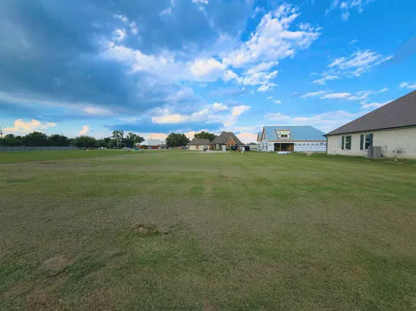 127 Godchaux Dr, Houma, LA 70360