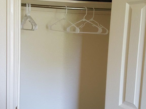 4th image of 3405 Warfield Dr