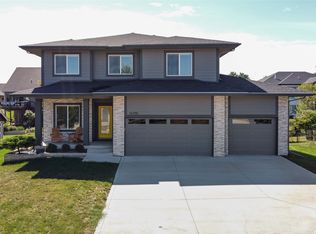 16700 Dellwood Dr, Clive, IA 50325