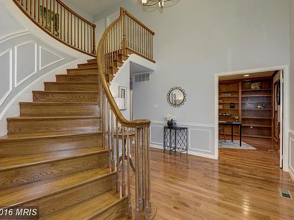 5th image of 9213 Mistwood Dr
