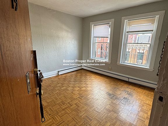5th image of 40 Anderson St #40