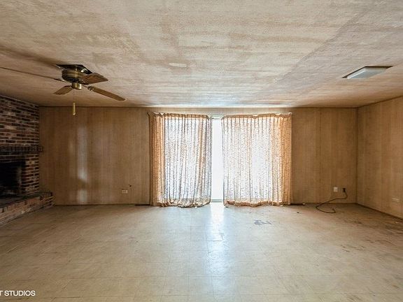 5th image of 180 Greenbriar Dr E