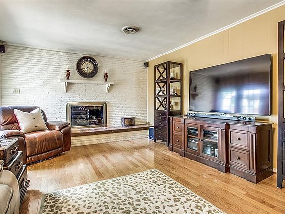 5th image of 3725 Dartmouth St