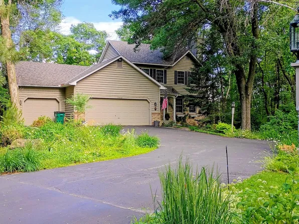 303 Hazel St W, Stillwater, MN 55082