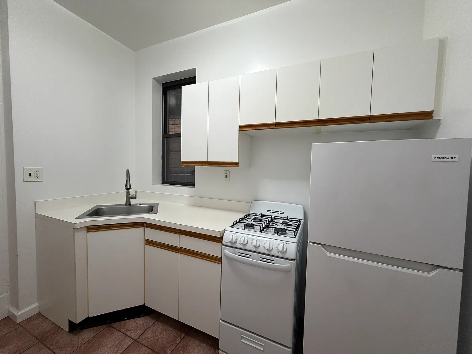407 East 90th Street — Photo 3