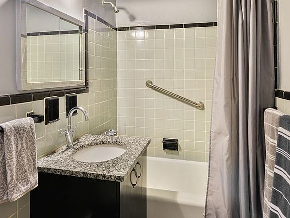 5th image of 211 E 18th St APT 1W