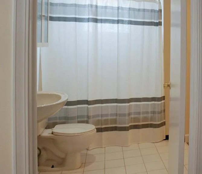 1346 W Fletcher St #1CH — Photo 10