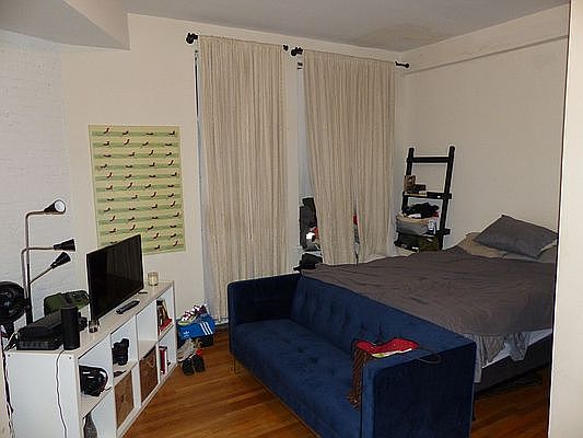 3rd image of 2020 Broadway APT 5J