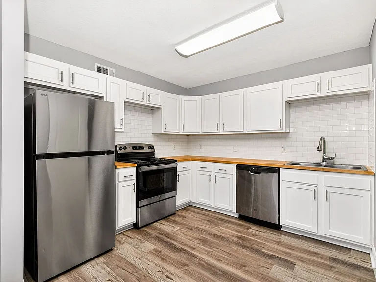 1580 E Mound St — Photo 10