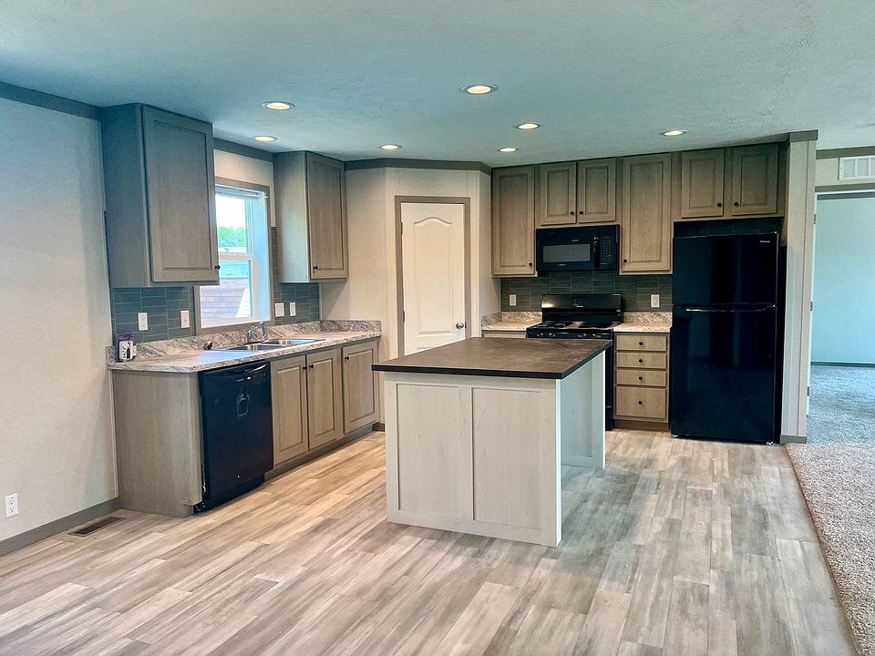 1st image of 2129 Arrowhead Dr #434