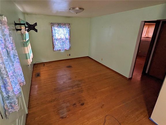 4th image of 3531 Cecil Ave
