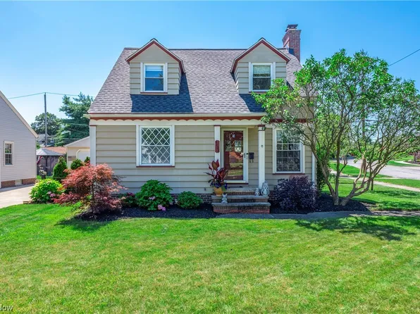 4408 Angela Dr, Fairview Park, OH 44126
