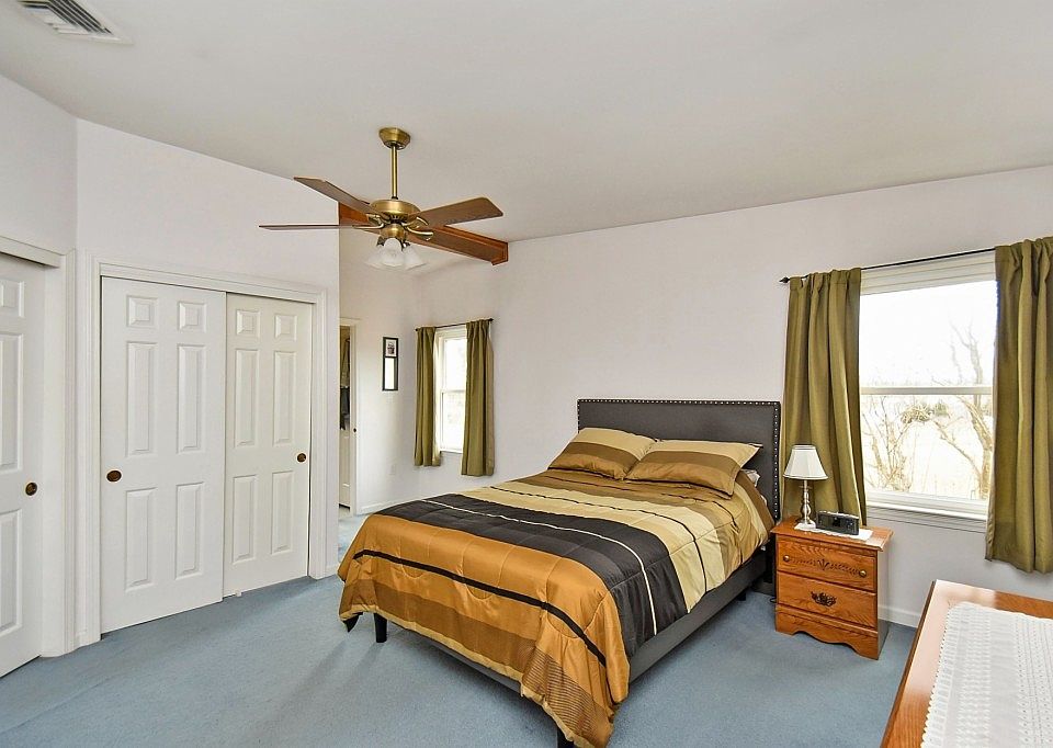 2nd image of 3639 Wood St