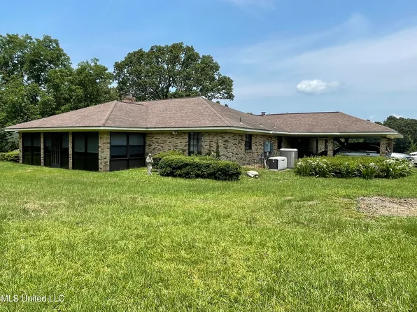 694 Pat Luckett Rd, Canton, MS 39046