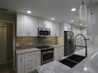 428 Holiday Hill Cir E, Jacksonville, FL 32216