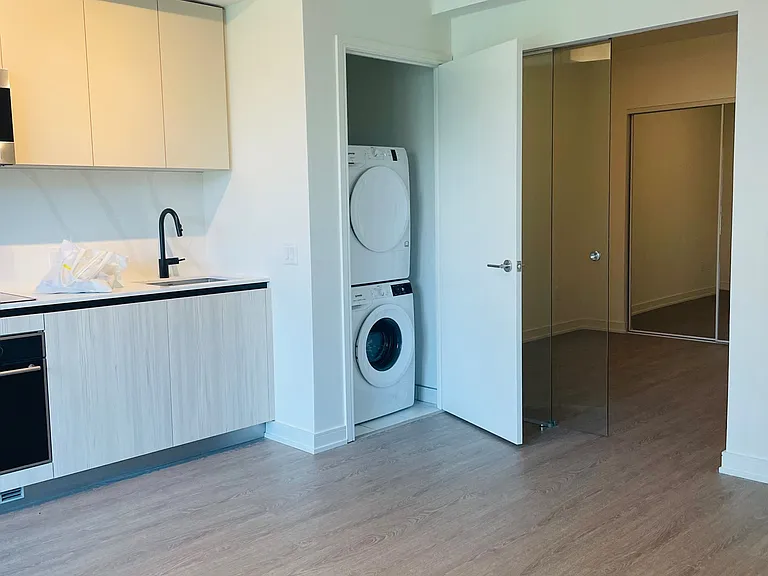 425 Front St E #302 — Photo 6