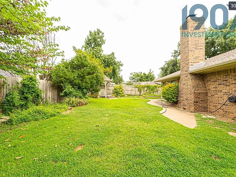 4405 Manchester Ct — Photo 30