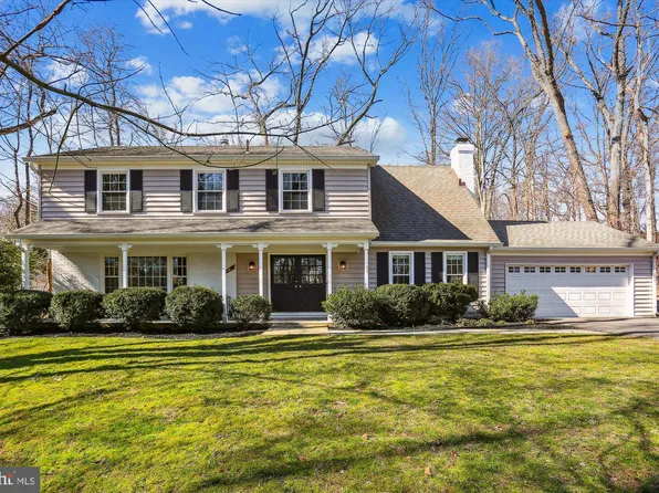 10 Lakenheath Ct, Rockville, MD 20854