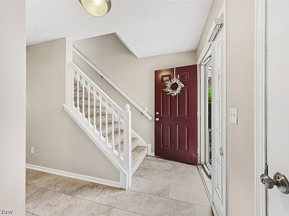 3rd image of 606 Birch Hill Dr
