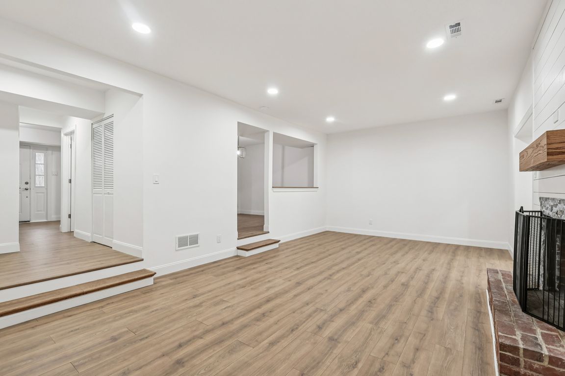 next background image