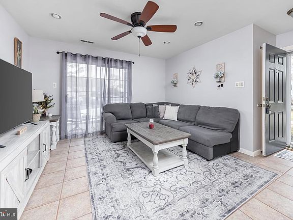 5th image of 1101 Aberdeen Ln