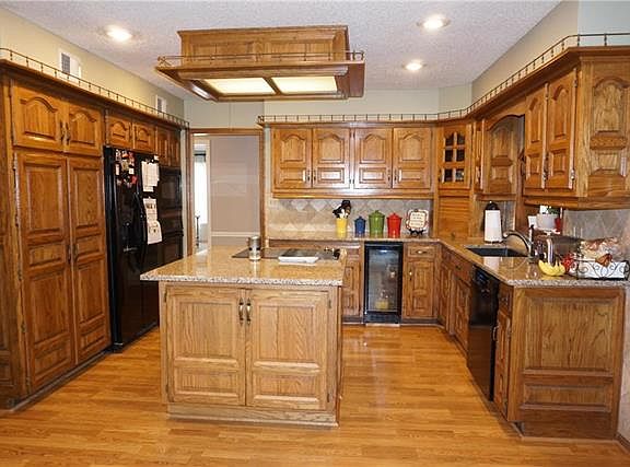 5th image of 3832 S Willis Ct