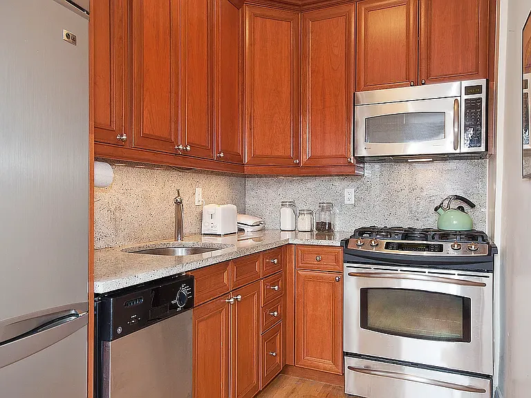 134 W 93rd St #8C — Photo 4