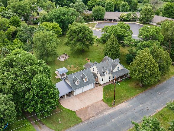3rd image of 601 3rd Ave