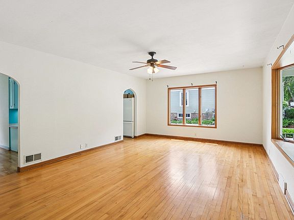 3rd image of 241 Jefferson St