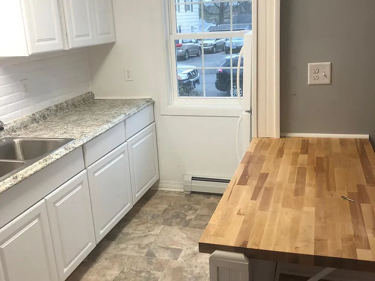 114 Cortland Cir — Photo 4