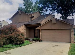 1066 Paddington Rd, Canton, MI 48187