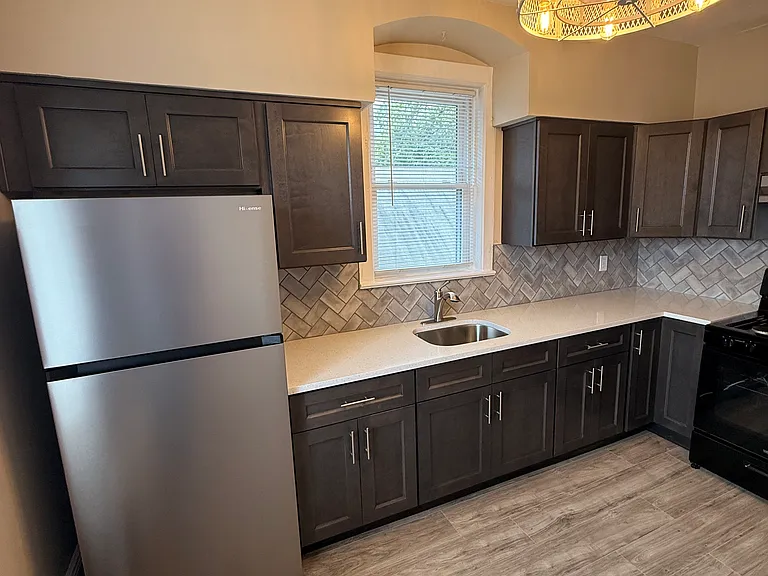 48 Grand Ave #2R — Photo 6