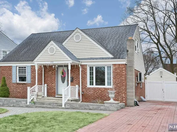 194 Carlson Pl, Bergenfield, NJ 07621