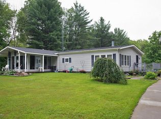 4415 E Orchard St, Delton, MI 49046