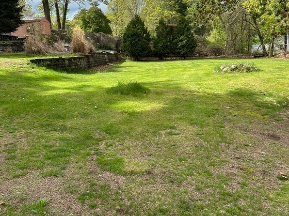 30 Crimson Rd, Billerica, MA 01821