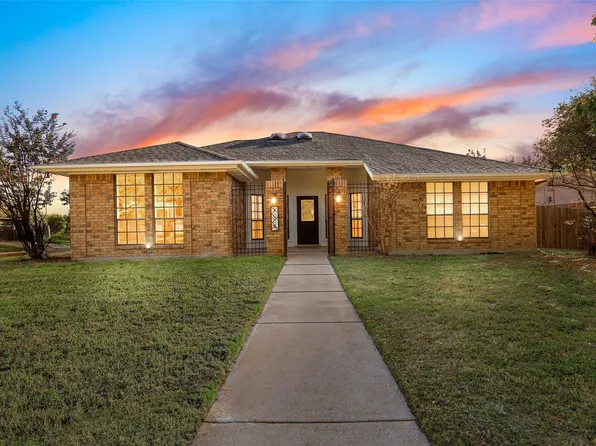 1008 Lena St, Cleburne, TX 76033