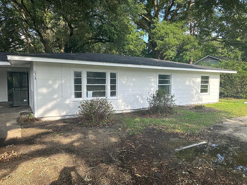 1st image of 1318 West Dr