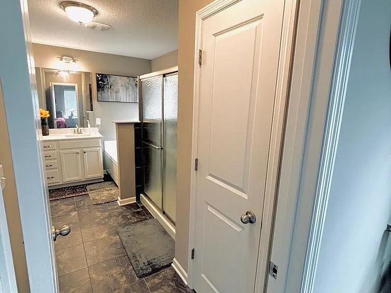1533 Linwood Cir — Photo 37