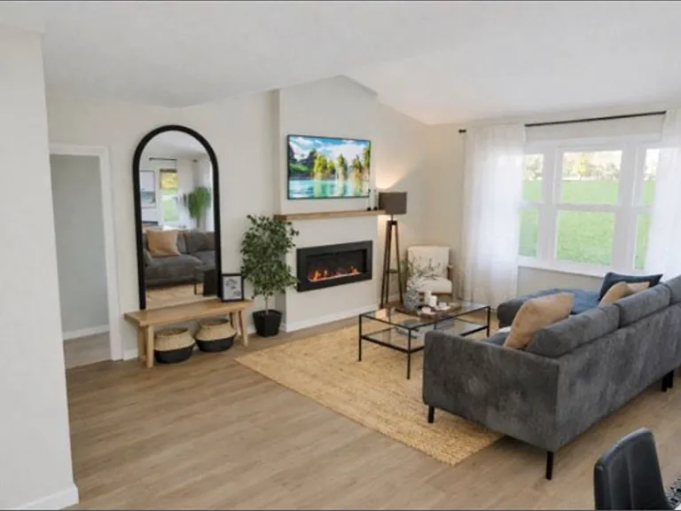 934 Eisenhower Blvd — Photo 3