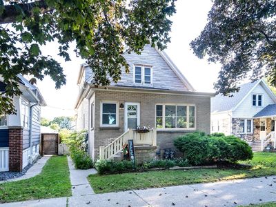 2211 East Holt AVENUE, Milwaukee, WI, 53207