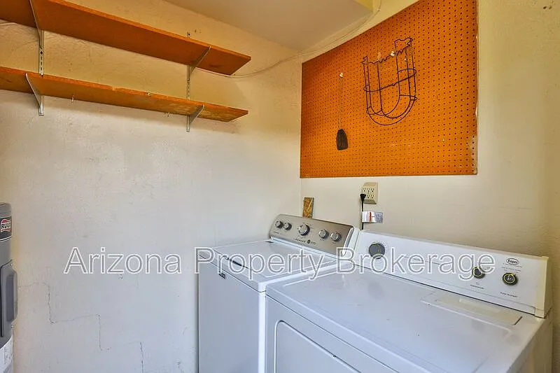 2 bed, 1.5 bath, 928 sqft, $1,400 — Photo 4