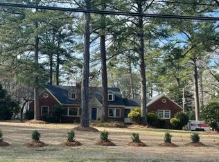 90 Lakewood Dr, Greenville, NC 27834