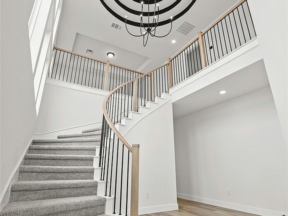2nd image of 609 Buckaroo Dr