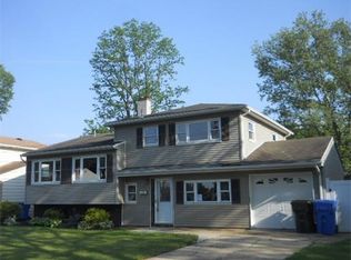 203 Cypress Dr, Colonia, NJ 07067