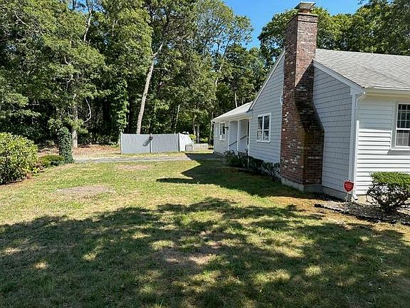 5th image of 140 Diane Avenue