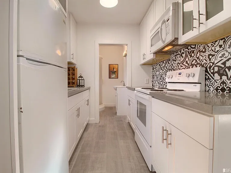 632 Dutton Ave #A — Photo 2